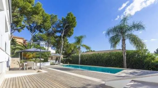 Modern villa with wonderful teak-wood terrace and sea views in Costa den Blanes Modern villa with wonderful teak-wood terrace and sea views in Costa den Blanes