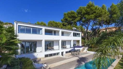 Modern villa with wonderful teak terrace and sea views in Costa den Blanes