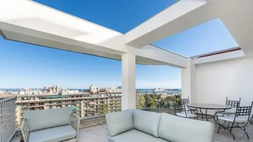 High-quality duplex-penthouse with panoramic views, 4 terraces, sauna, lift, and parking space on the Paseo Maritimo High-quality duplex-penthouse with panoramic views, 4 terraces, sauna, lift, and parking space on the Paseo Maritimo