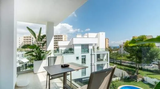 Luxurious penthouse with partial sea views in a newly-built residential complex Palmanova Luxurious penthouse with partial sea views in a newly-built residential complex Palmanova