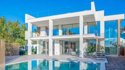Fantastic newly-built villa with pool and sea views quietly-located in Santa Ponsa