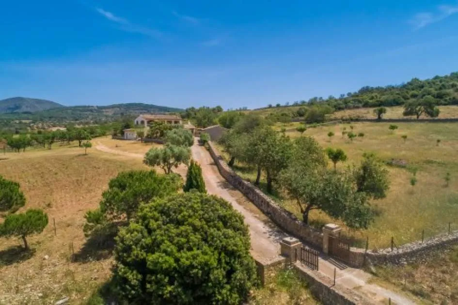 Wonderful country estate with exceptional views and ample possibilities in Arta
