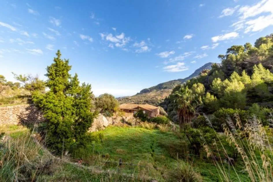 Large rustic finca in the mountains, only a few minutes from Deia