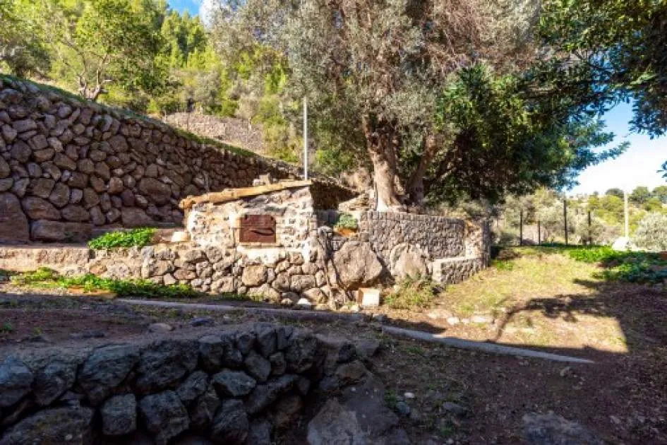 Large rustic finca in the mountains, only a few minutes from Deia
