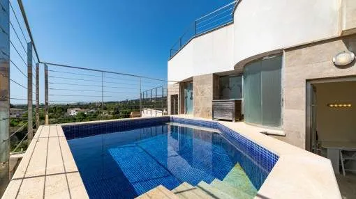 Modern duplex penthouse with spectacular views and pool in Establiments