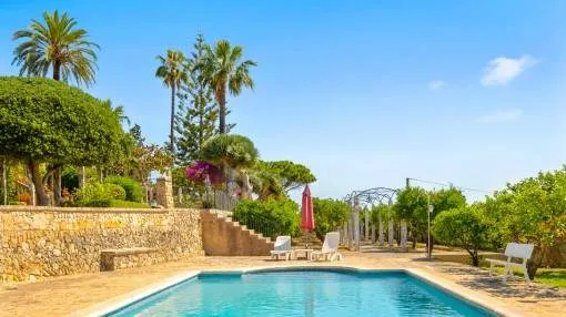 Mallorcan finca-property from the 18th century with fantastic sweeping views in Montuiri