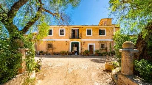 Country-house with sea views in Establiments offering ample potential as a project and ideal for keeping horses Country-house with sea views in Establiments offering ample potential as a project and ideal for keeping horses