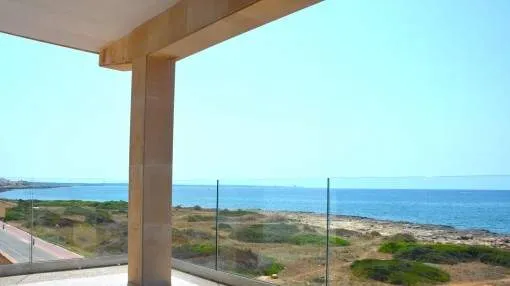 Unfurnished penthouse apartment with impressive sea view in Sa Rápita