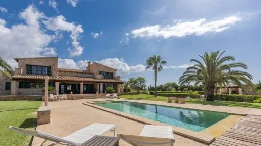 Inviting natural-stone finca with idyllic garden and pool close to Santanyi Inviting natural-stone finca with idyllic garden and pool close to Santanyi