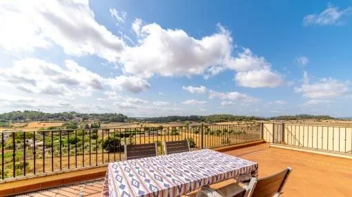 Town-house with holiday rental license and panoramic views in Sineu