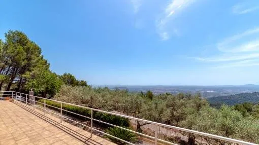 Finca in Biniarroy with breathtaking panoramic views over the whole island to the sea Finca in Biniarroy with breathtaking panoramic views over the whole island to the sea