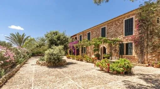 Romantic finca-property, quietly situated in Porreres