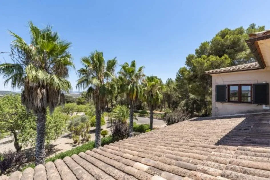 Mediterranean finca with pool and beautiful panoramic views in an idyllic location in Porreres