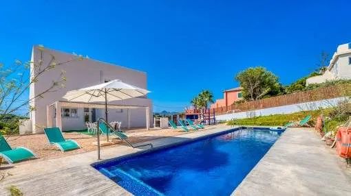 Villa in Cala Ratjada with sea view and valid holiday rental licence