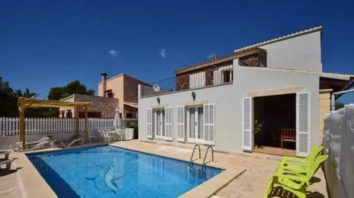 Mediterranean villa with touristic rental licence and pool in a prime location in Cala llombards