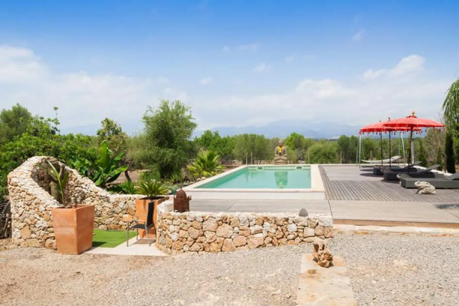 Beautiful rustic finca in a special style with guest house and beautiful views in Llubi