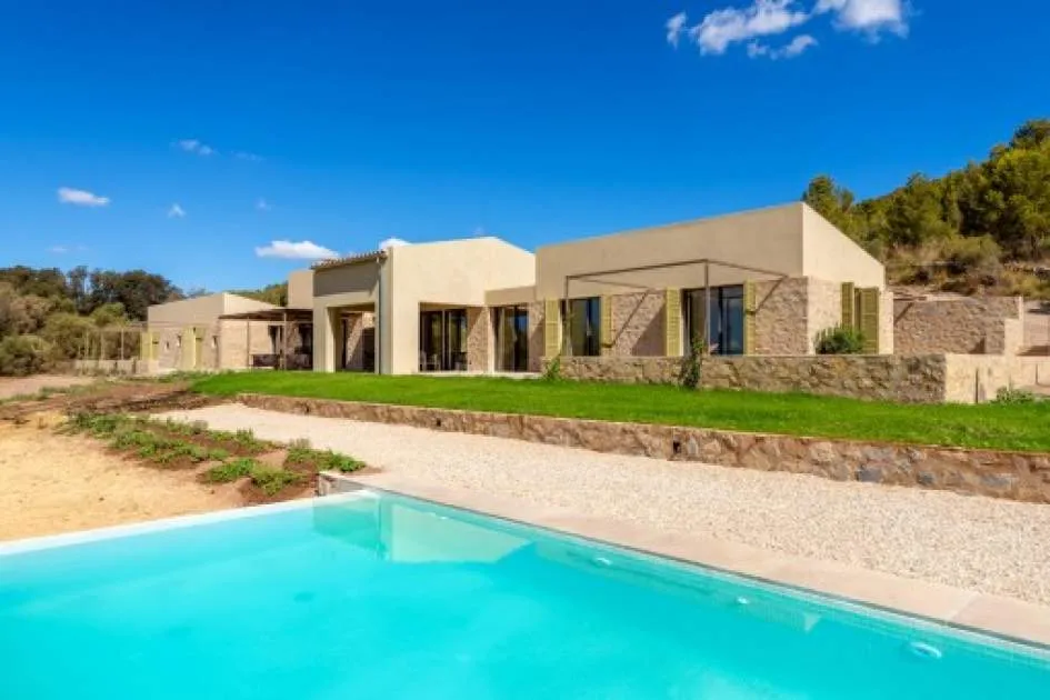 Newly-built finca with breathtaking views, absolute privacy, high-end finishings in Manacor