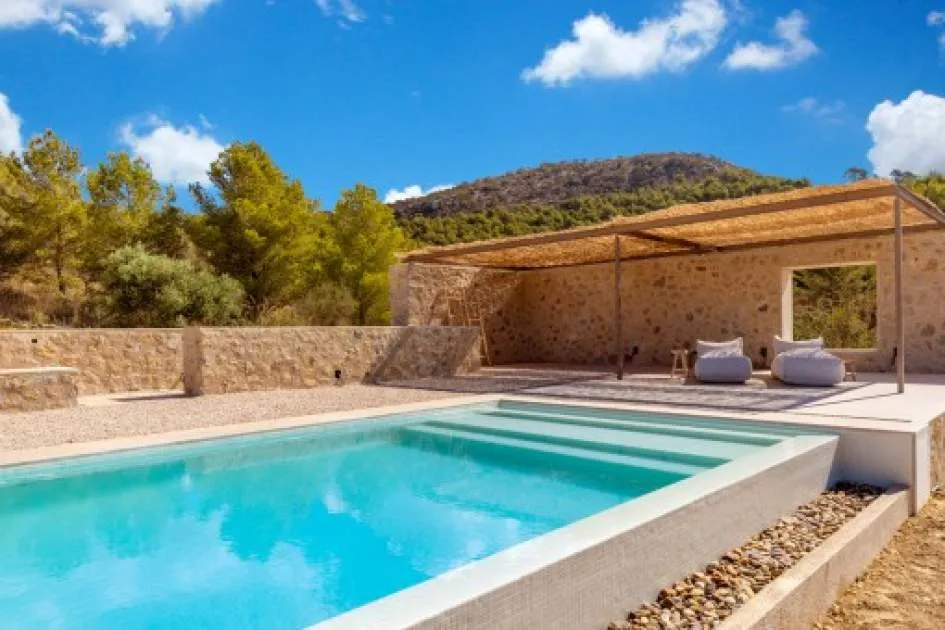 Newly-built finca with breathtaking views, absolute privacy, high-end finishings in Manacor