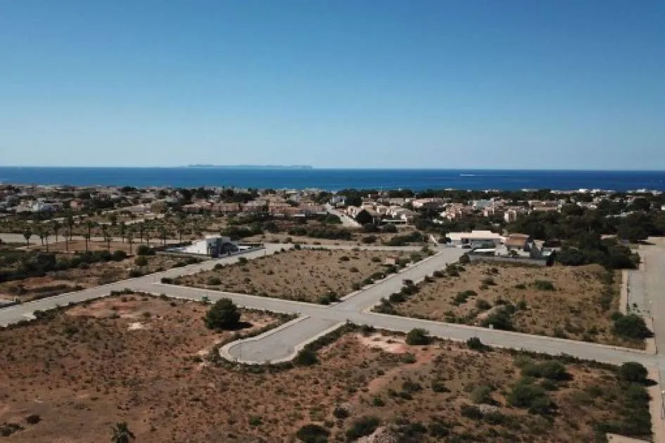 Exclusive building plot with construction permit for a villa with pool in quiet location in Sa Rápita