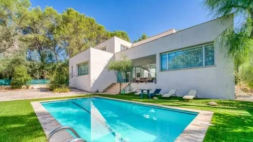 Large, modern chalet with pool and touristic rental licence in a quiet area in Son Toni near Sa Pobla