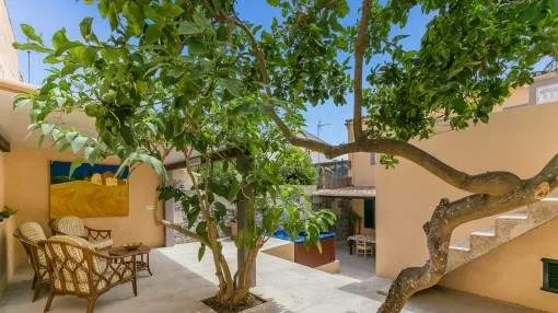 Typical town house with a wonderful patio in Arta