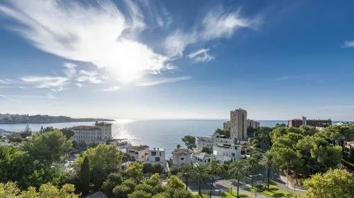 Modern penthouse with fantastic roof terrace and sea views in Cas Catala Modern penthouse with fantastic roof terrace and sea views in Cas Catala