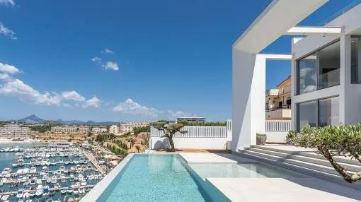 Luxurious newly-built villa on the 1st sea line next to the harbour of Port Adriano Luxurious newly-built villa on the 1st sea line next to the harbour of Port Adriano