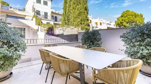 Modern terraced house with private roof terrace in Palma, El Terreno