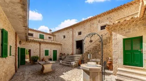 Historic town-mansion with potential for various uses in Mancor de la Vall Historic town-mansion with potential for various uses in Mancor de la Vall
