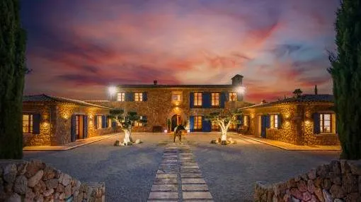 Exceptional finca in a spectacular location at the foot of the Tramuntana mountains in Alaro Exceptional finca in a spectacular location at the foot of the Tramuntana mountains in Alaro