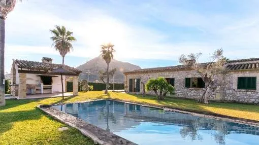 Enchanting, country-house style villa with pool in Alcudia