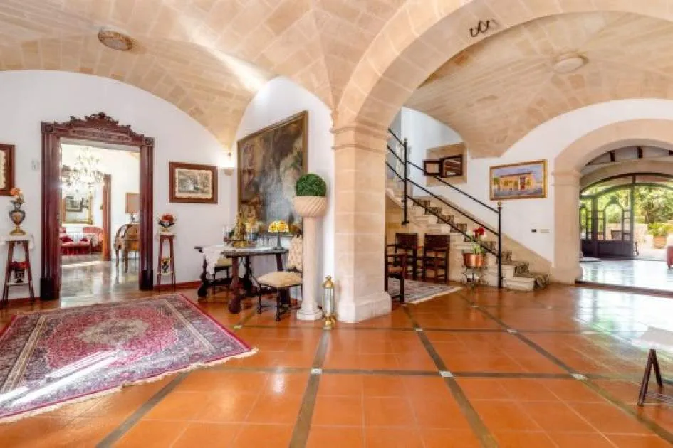 Magnificent 17th-century town-house in the centre of Campos