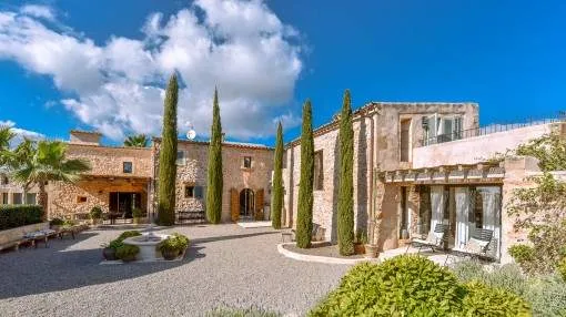 Unique dream finca with pool in a quiet country location between Santanyí and Cas Concos Unique dream finca with pool in a quiet country location between Santanyí and Cas Concos