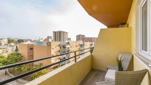 Freshly-renovated apartment with terrace and views over the rooftops of Palma Freshly-renovated apartment with terrace and views over the rooftops of Palma