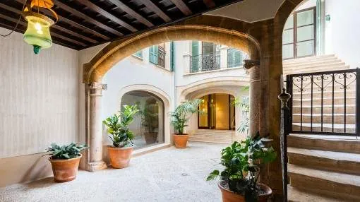 Luxurious, newly-built apartment in the centre of the old-town of Palma with indoor pool and gym