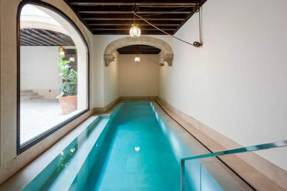 Luxurious, newly-built apartment in the centre of the old-town of Palma with indoor pool and gym