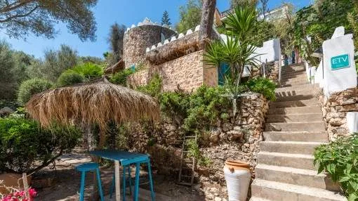 Charming beach house directly on the bay of Cala Llombards with touristic rental licence
