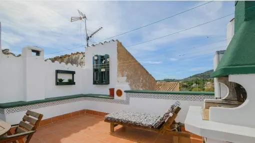 Village-house with roof terrace and garage in Alaró