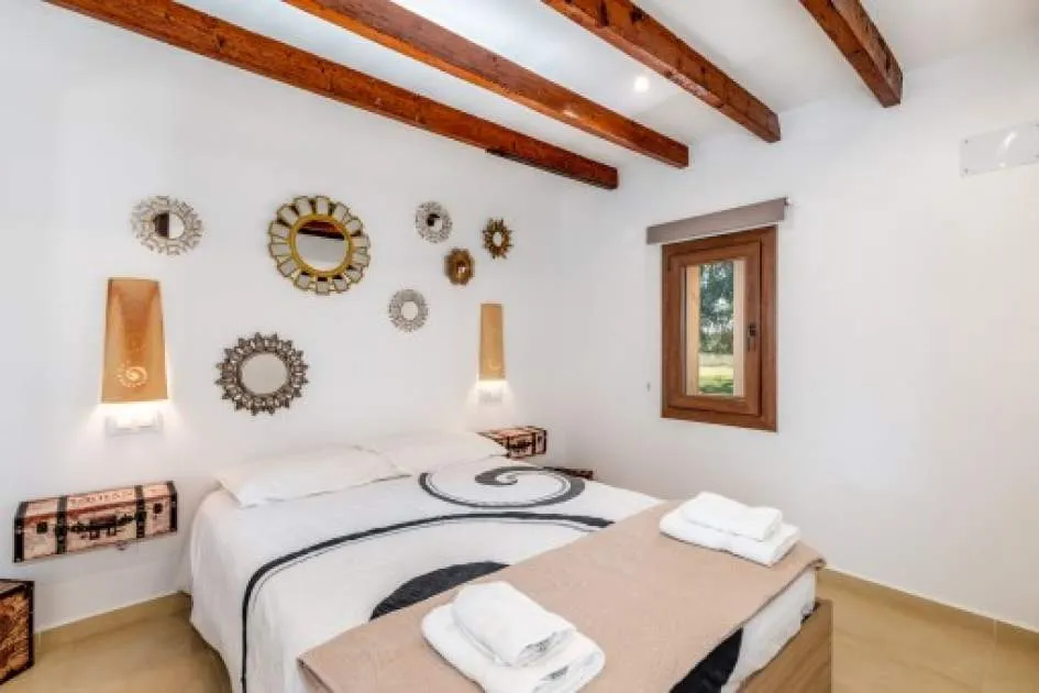 Quietly-situated finca in Inca with views of the Tramuntana mountains