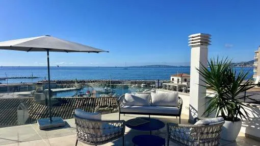 Above the rooftops of Portixol – Luxury duplex penthouse with a large rooftop terrace and views of the sea and harbor