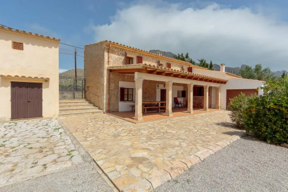 Fantastic country house in walking distance to the sandy beach of Port Pollença