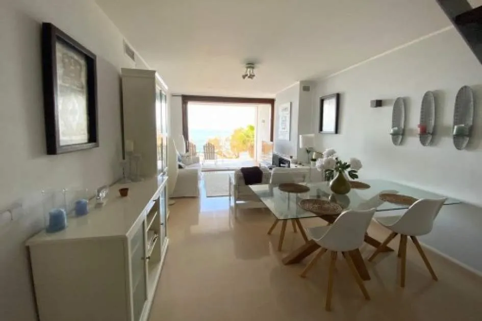 First sea line apartment with a large terrace in Colonia de Sant Pere