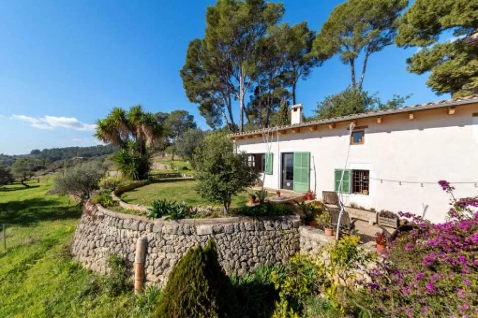 Enchanting, finca-style village-house with wonderful views on the outskirts of Selva