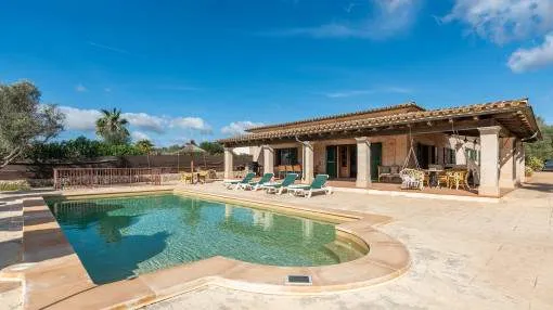 Inviting natural-stone finca with pool and touristic rental licence on the outskirts of the village of Santanyi