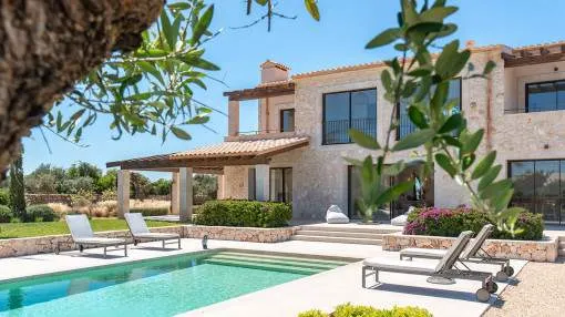 Unique luxury-finca with pool and wonderful sea views in an exclusive location in Cala Llombards