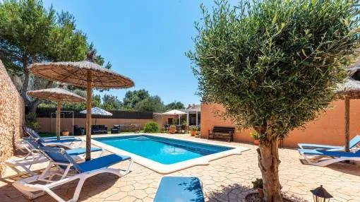 Unique townhouse in Santanyi with large pool area and holiday licence