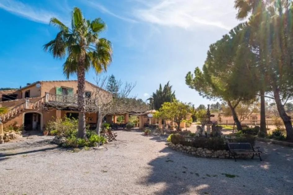 Charming, versatile country estate with touristic rental licence near Montuiri