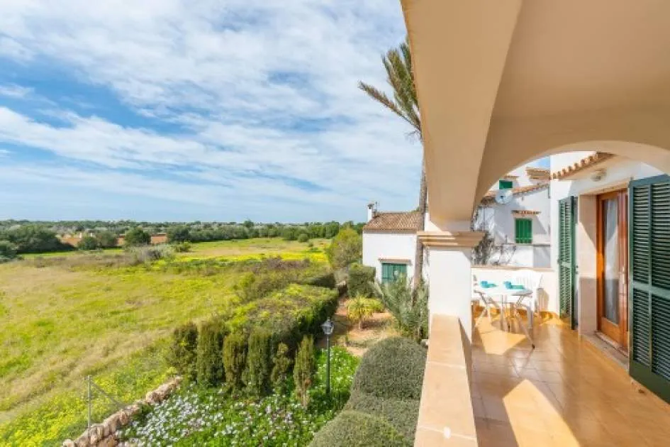 Compact, well-maintained apartment in a desirable residential community in Cala Santanyi