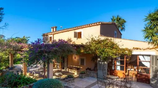 Romantic finca with dreamlike garden, own olive grove and magnificent views of the valley in the east of Mallorca Romantic finca with dreamlike garden, own olive grove and magnificent views of the valley in the east of Mallorca
