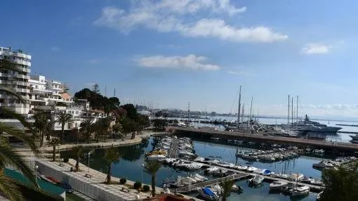 Wonderful sea-view apartment on the small harbour of Can Barbara in Palma